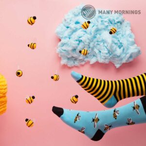 Bee Bee Bienensocken von Many Mornings 2 | Geschenkideen