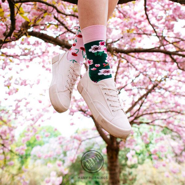 Cherry Blossom Socken Regular von Many Mornings 2 | Cherry Blossom Socken